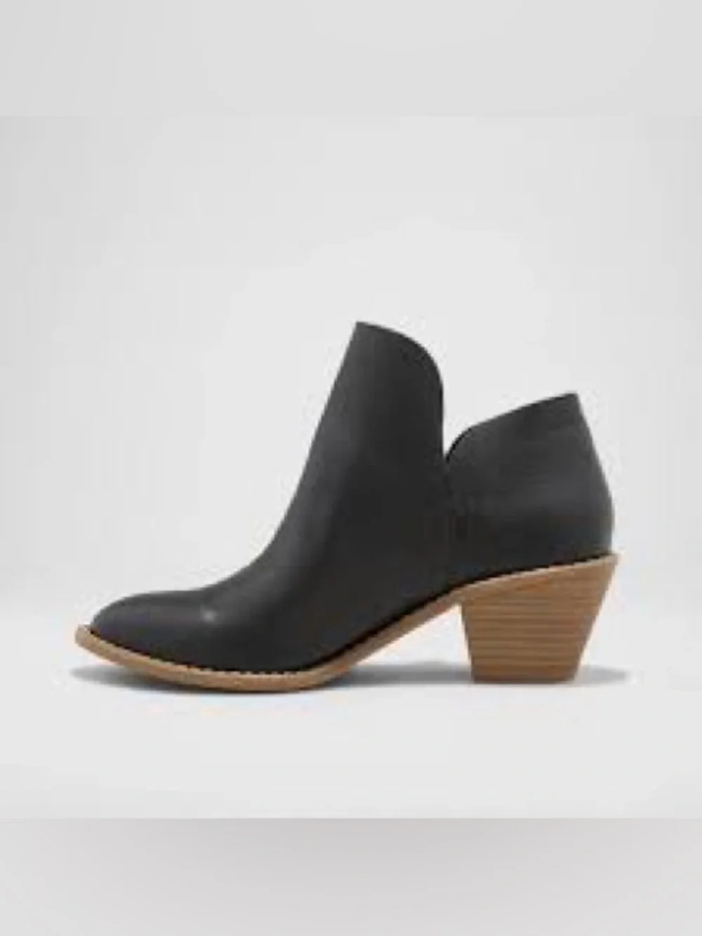 Universal Thread Black Faux Leather Ankle Booties